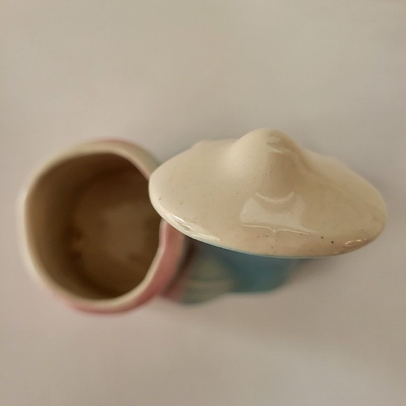 Vintage Pottery Southern Belle Wishing Well Planter Figurine Vase 40s 50s - Picture 6 of 7